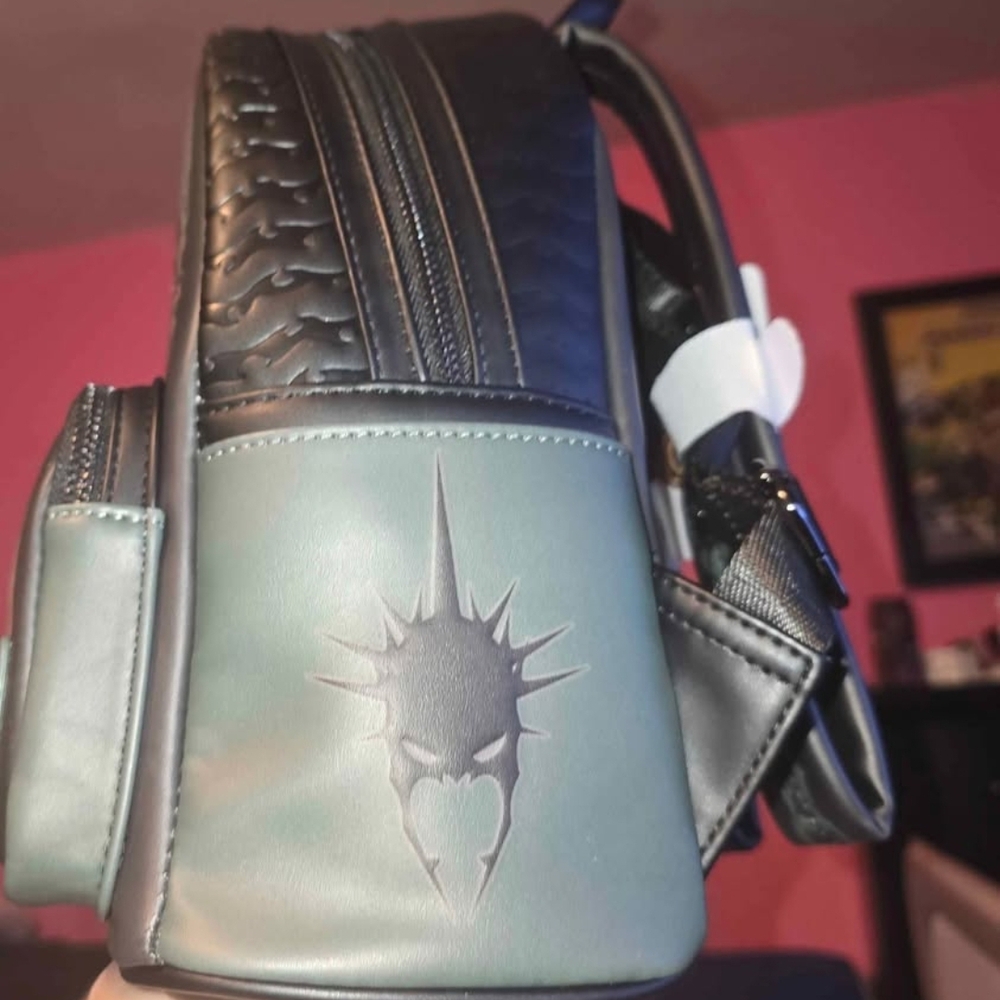New! Loungefly The Lord of the Rings The Witch King Nazgul GID Mini Backpack - Picture 4 of 8